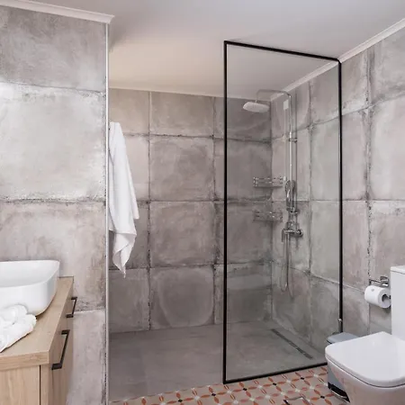 Nima 2, Modern-style In The Heart Of Rethimno! Апартаменты *