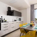 Nima 2, Modern-style In The Heart Of Rethimno! アパート *