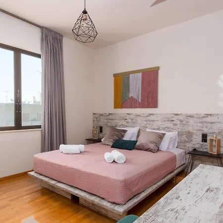 Nima 2, Modern-style In The Heart Of Rethimno! Daire Resmo
